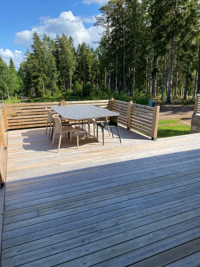 Stuga Pa Oe / Naerhet Till Vatten Mariestad Exterior photo